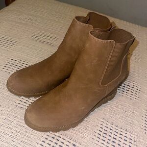 Universal Thread Good Co. Celina Wedge Chelsea Boots - Size 9 [Without Box]